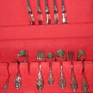 Oneida Raphael Stainless VTG Raphael 40 Pcs - 5 place settings, spoons + Box